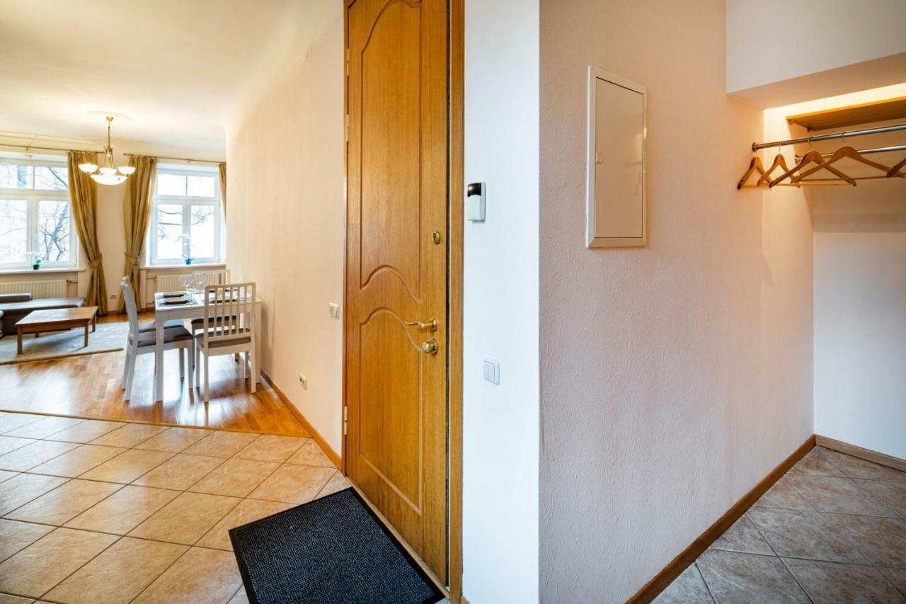Dzirnavu Street Apartment In City Center Riga Exterior foto