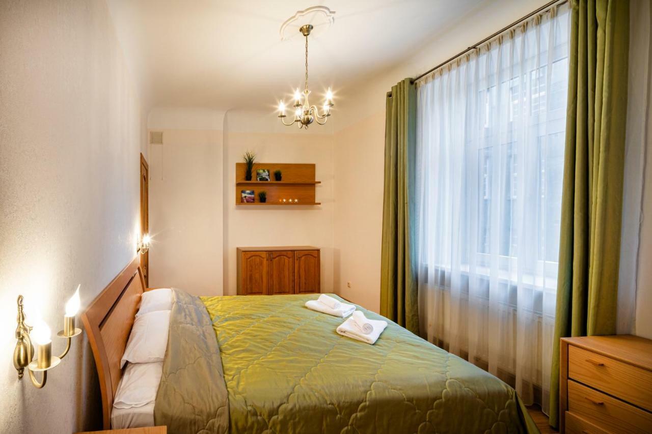 Dzirnavu Street Apartment In City Center Riga Exterior foto